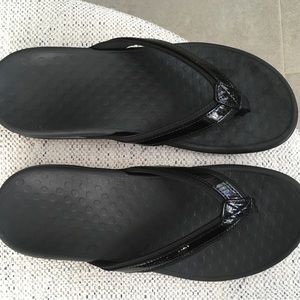 Vionic Women’s Size 9 Sandals Flip Flops